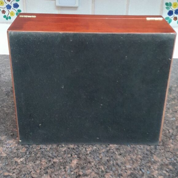 Walnut Cigar Holder...EUC  - Picture 6 of 6